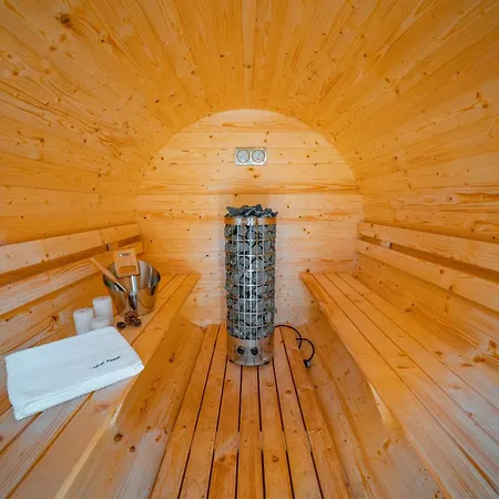 I Pole Namiotowe River Park *